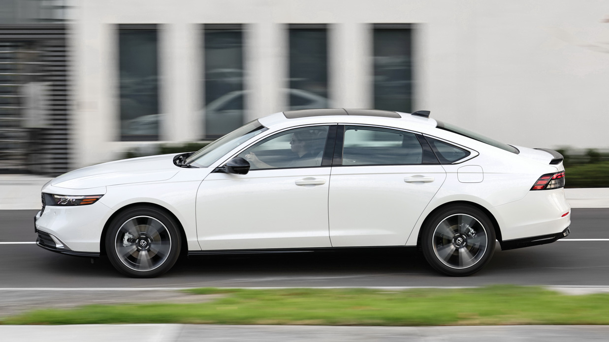 Honda Accord e-HEV RS 2024 driving side 2