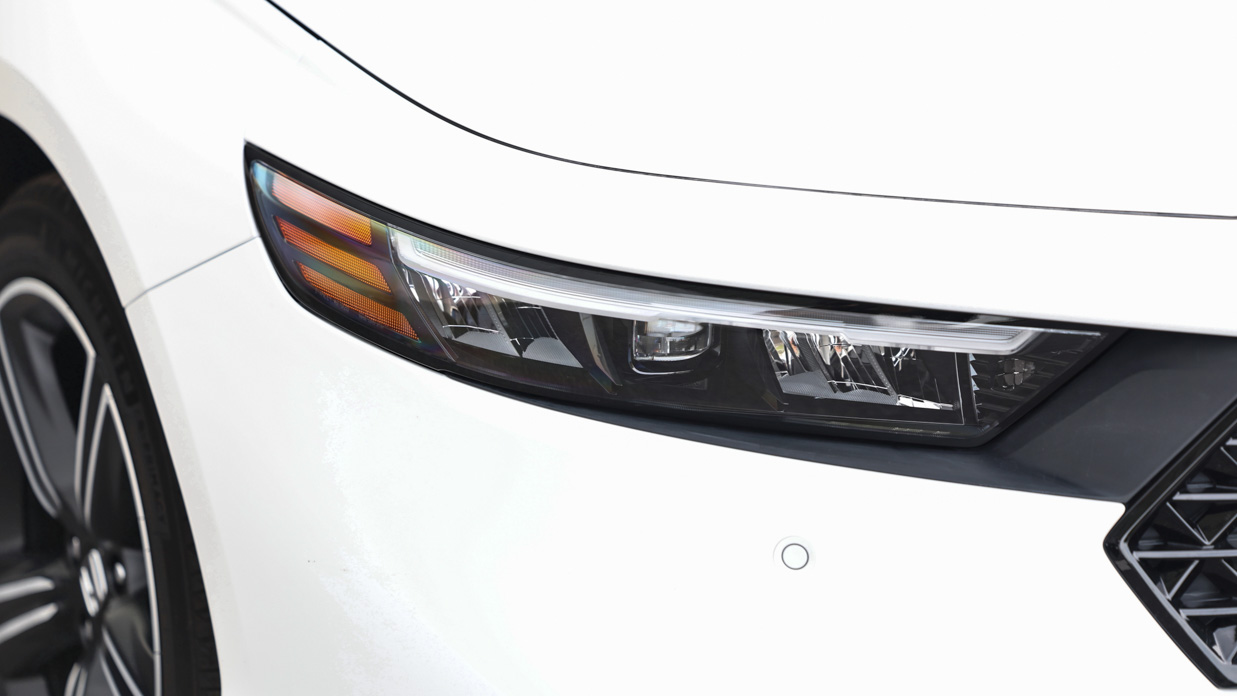 Honda Accord e-HEV RS 2024 headlight