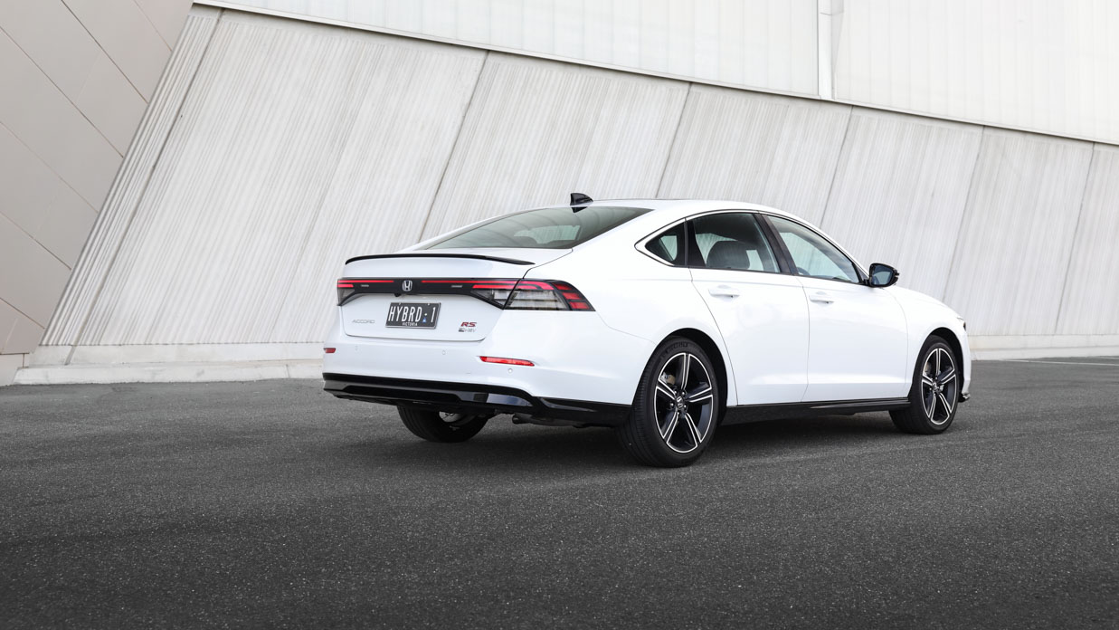 Honda Accord e-HEV RS 2024 rear 3/4 2
