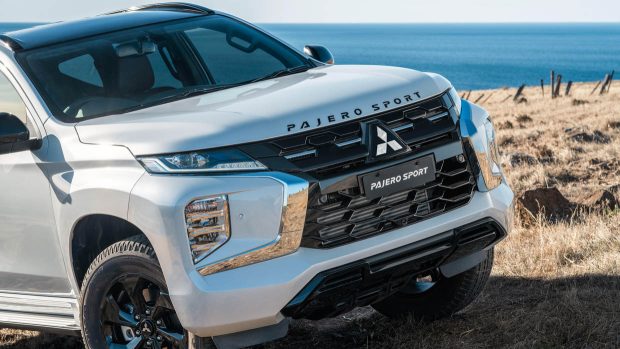 2024 Mitsubishi Pajero Sport facelift front end angle