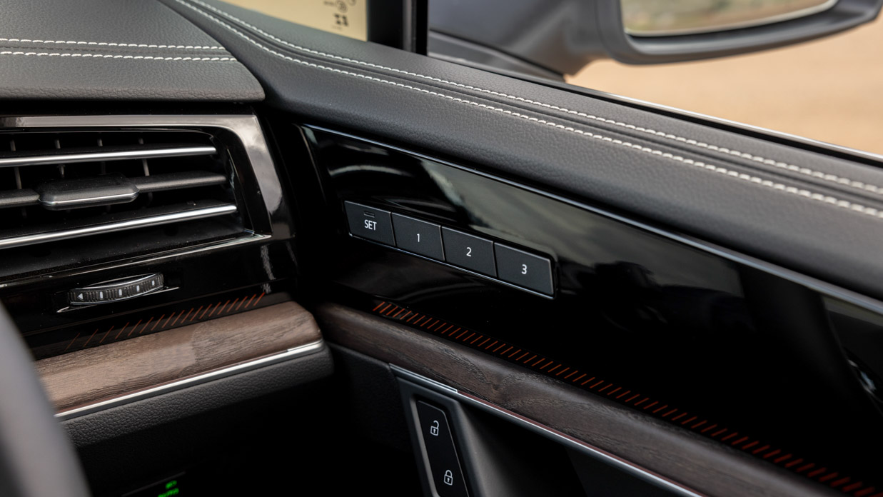 Volkswagen Touareg 170TDI 2024 interior detail