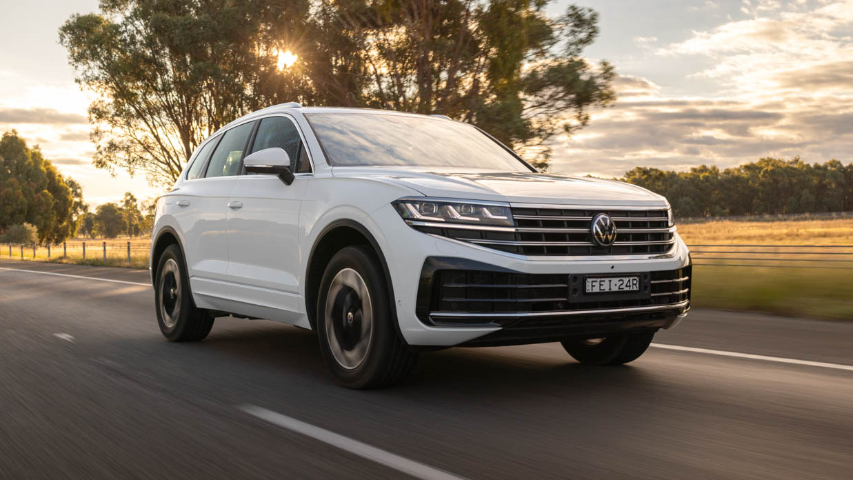 Volkswagen Touareg 170TDI 2024 driving highway 2