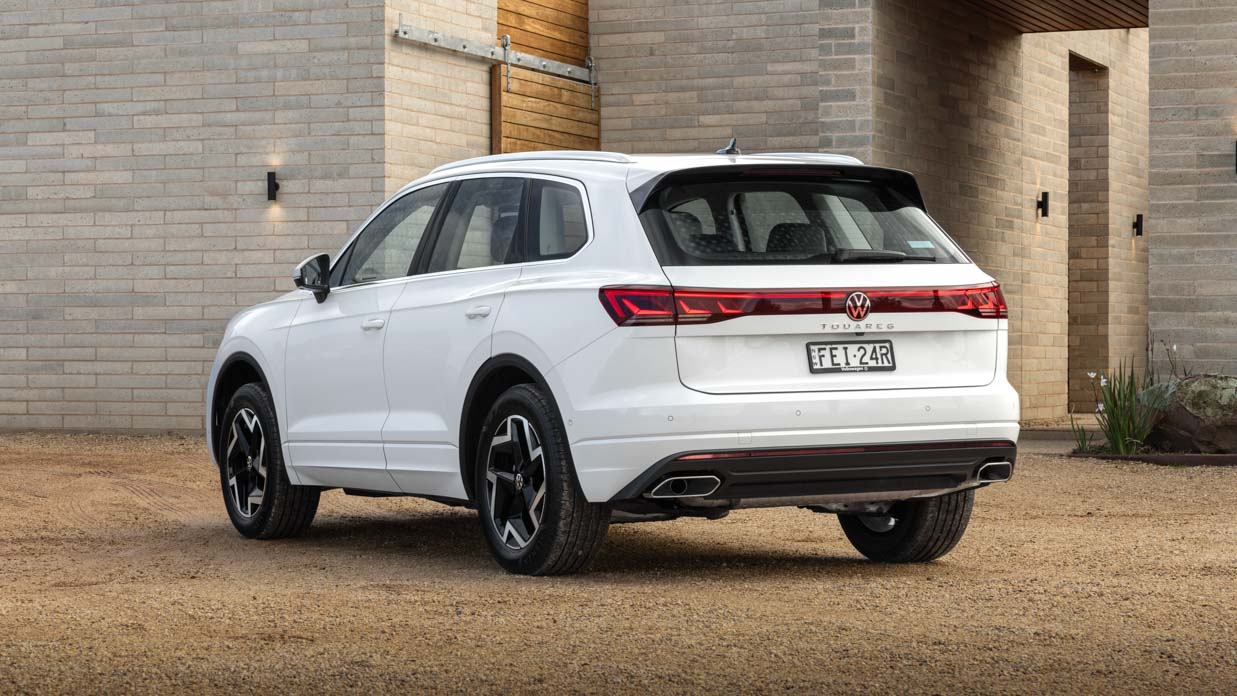 Volkswagen Touareg 170TDI 2024 rear 3/4