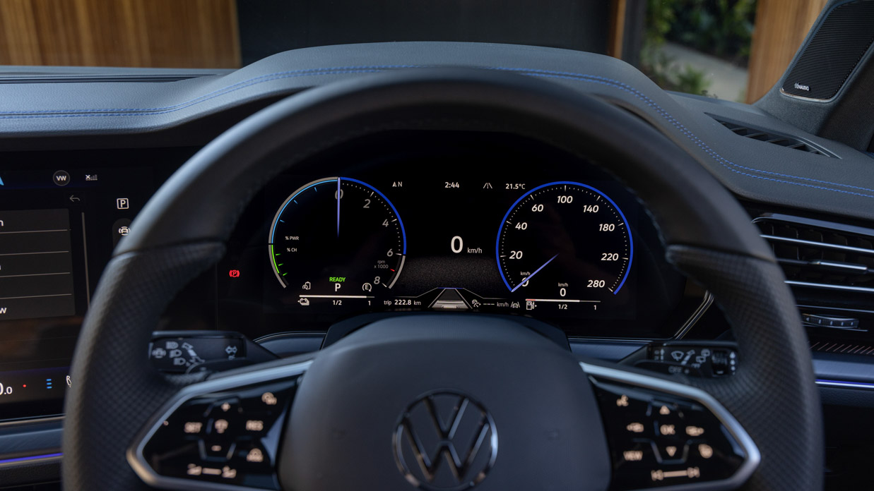 Volkswagen Touareg R 2024 digital gauges