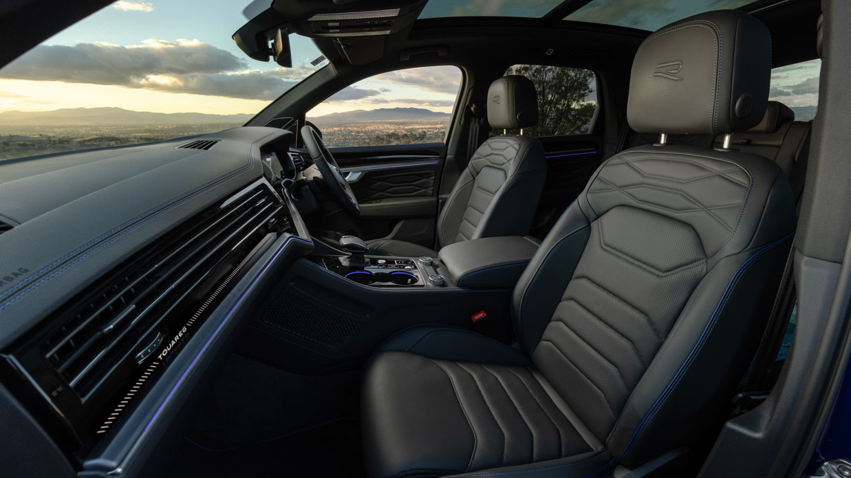 Volkswagen Touareg R 2024 interior front seats