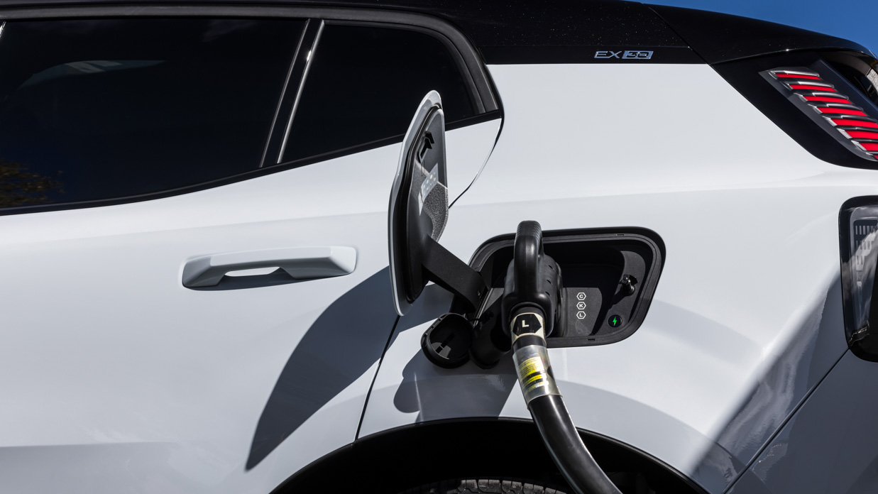 2024 Volvo EX30 charging