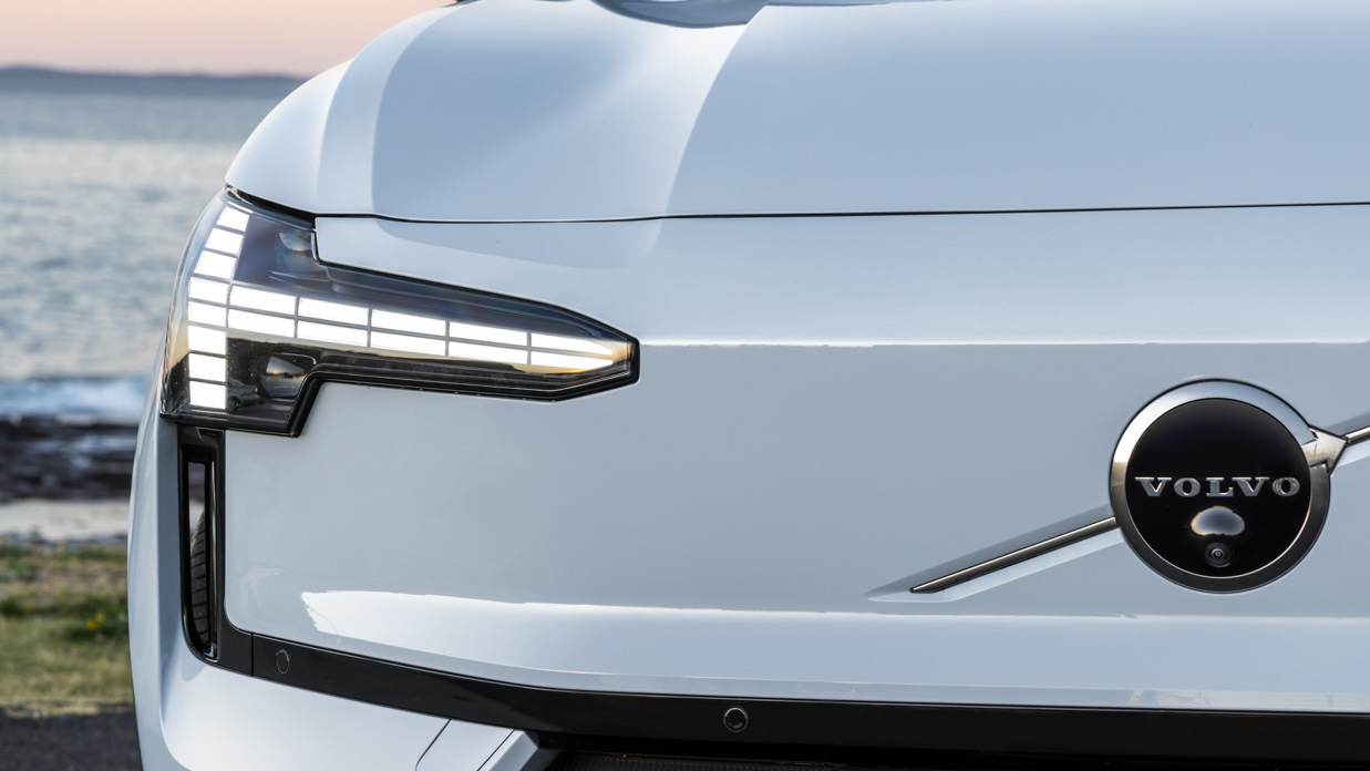 2024 Volvo EX30 front dwell detail finish up
