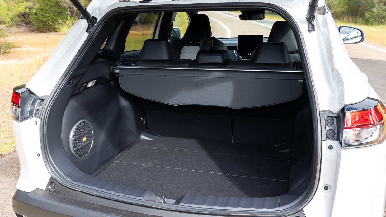Toyota Corolla Cross Atmos 2024 boot