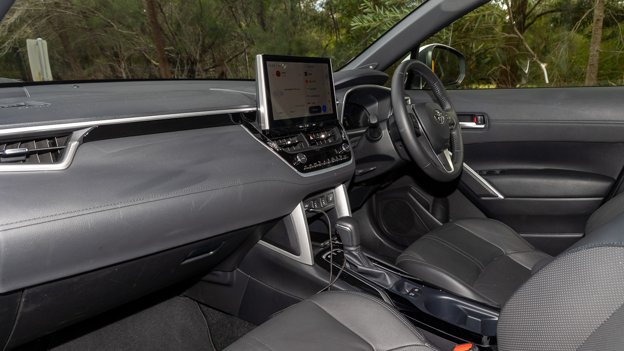 Toyota Corolla Cross Atmos 2024 interior 2