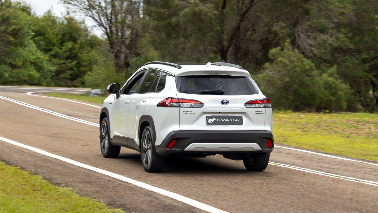 Toyota Corolla Cross Atmos 2024 driving rear