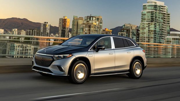 2024 Mercedes-Maybach EQS 680 SUV front 3/4 riding shot 2