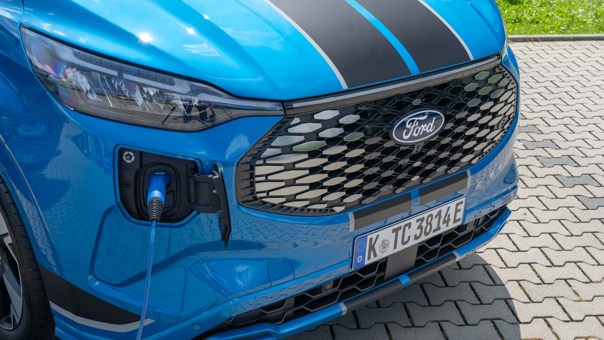 Ford E-Transit Custom 2024 charging