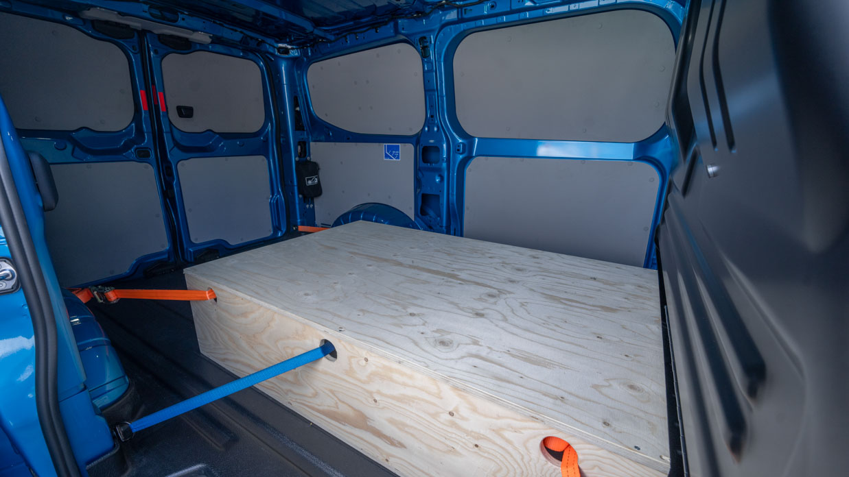 Ford E-Transit Custom 2024 cargo area