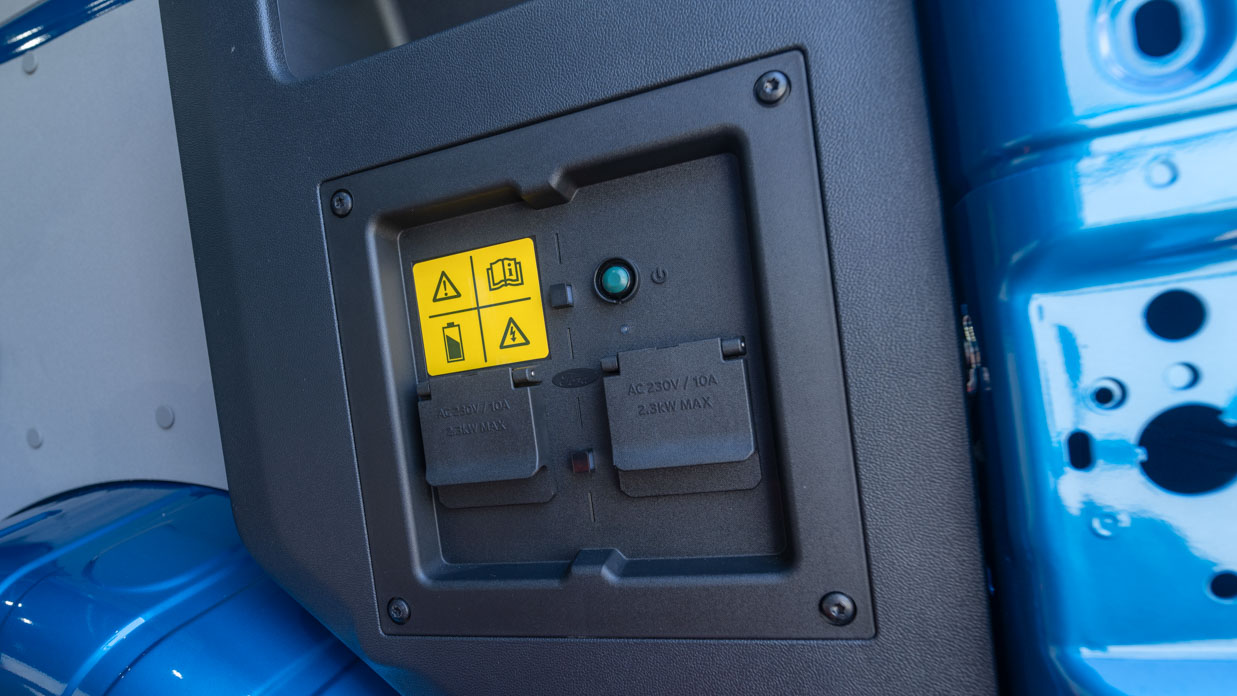 Ford E-Transit Custom 2024 Pro Power on Board