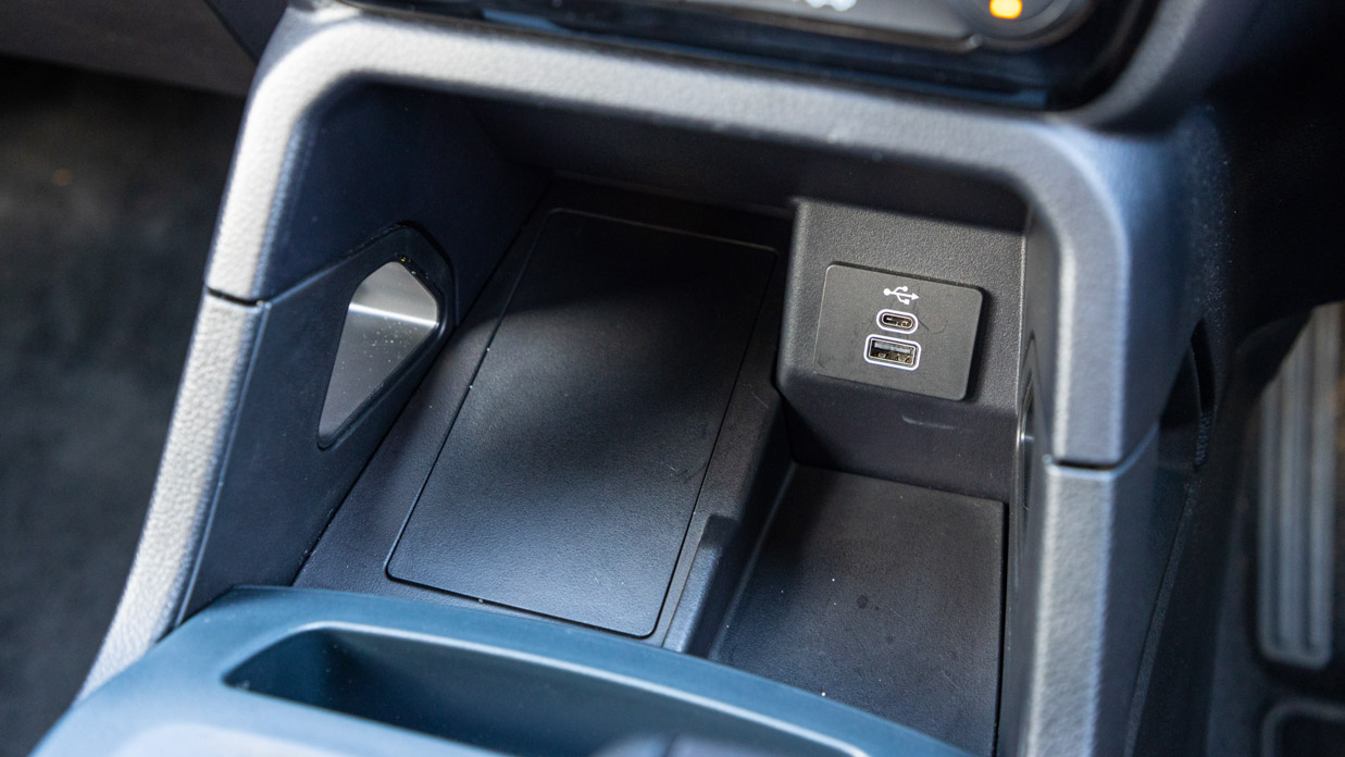 Ford Ranger XLT V6 2024 360 storage