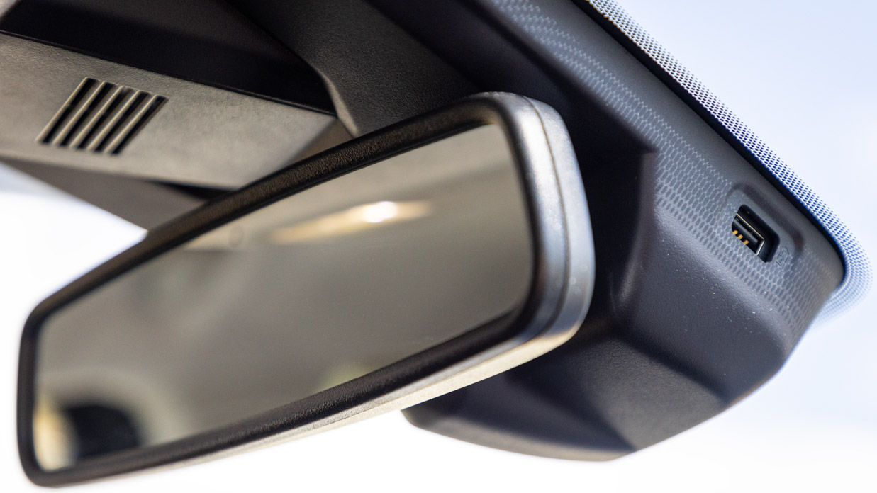 Ford Ranger XLT V6 2024 interior mirror