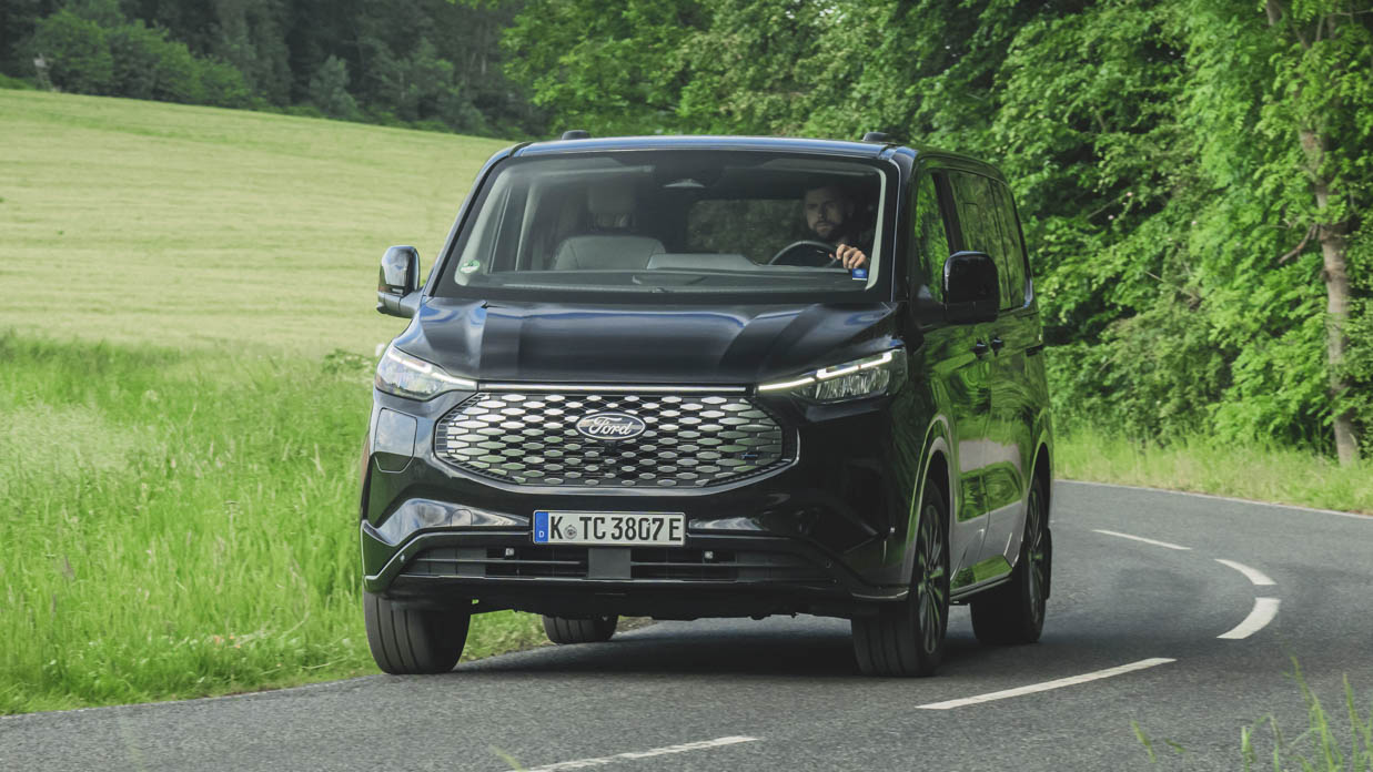 Ford Tourneo Titanium X 2024 driving front 2