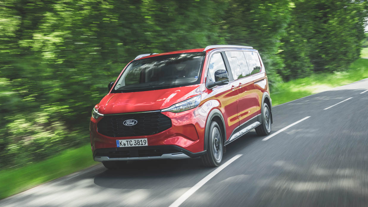 Ford Tourneo Active 2024 front 3/4