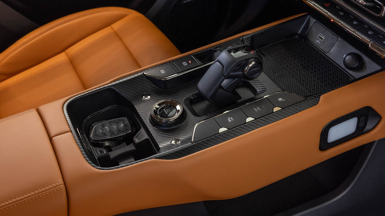 2024 GWM Haval H9 drive selector and centre console