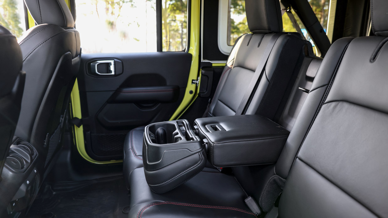 Jeep Wrangler Rubicon 2024 interior back seat 2