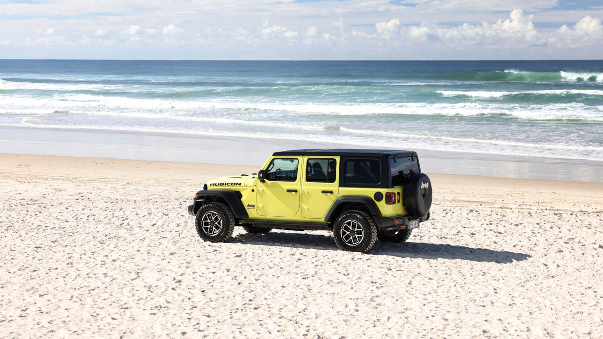 Jeep Wrangler Rubicon 2024 beach
