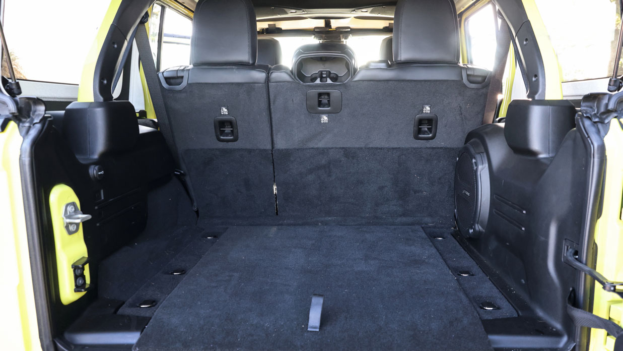 Jeep Wrangler Rubicon 2024 interior boot 2