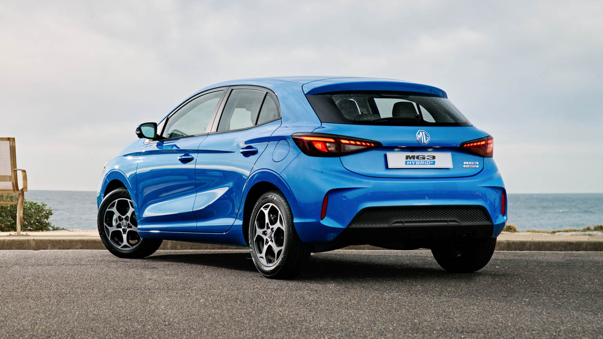 MG3 2024 rear 3/4