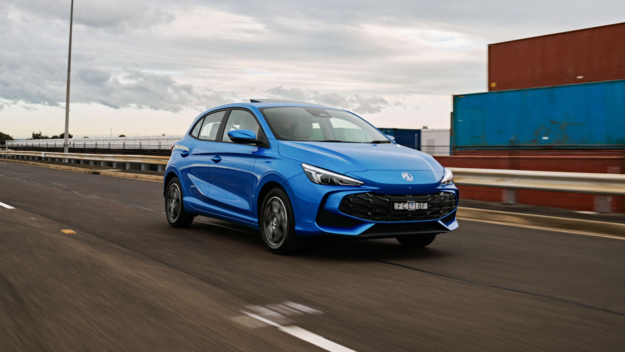 MG3 2024 driving