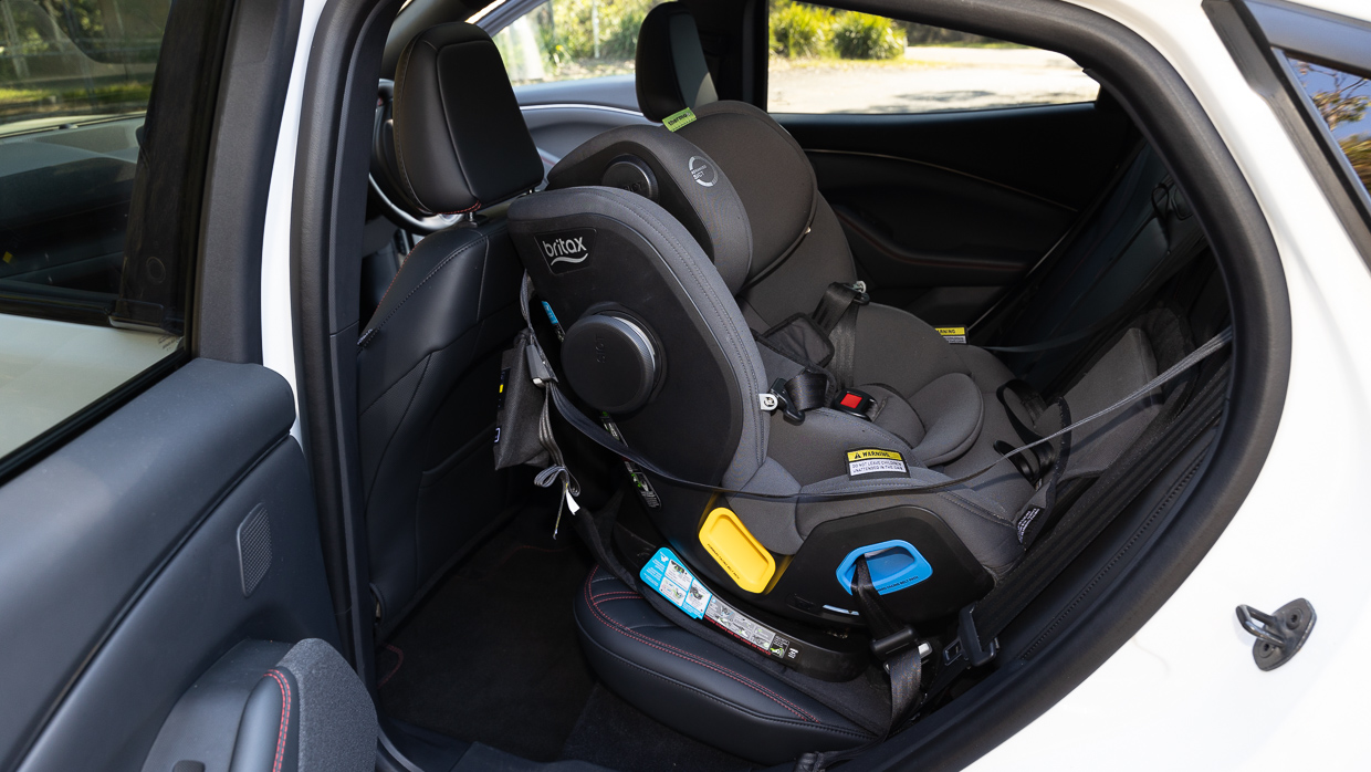 Ford Mustang Mach-E Premium 2024 baby seats 2