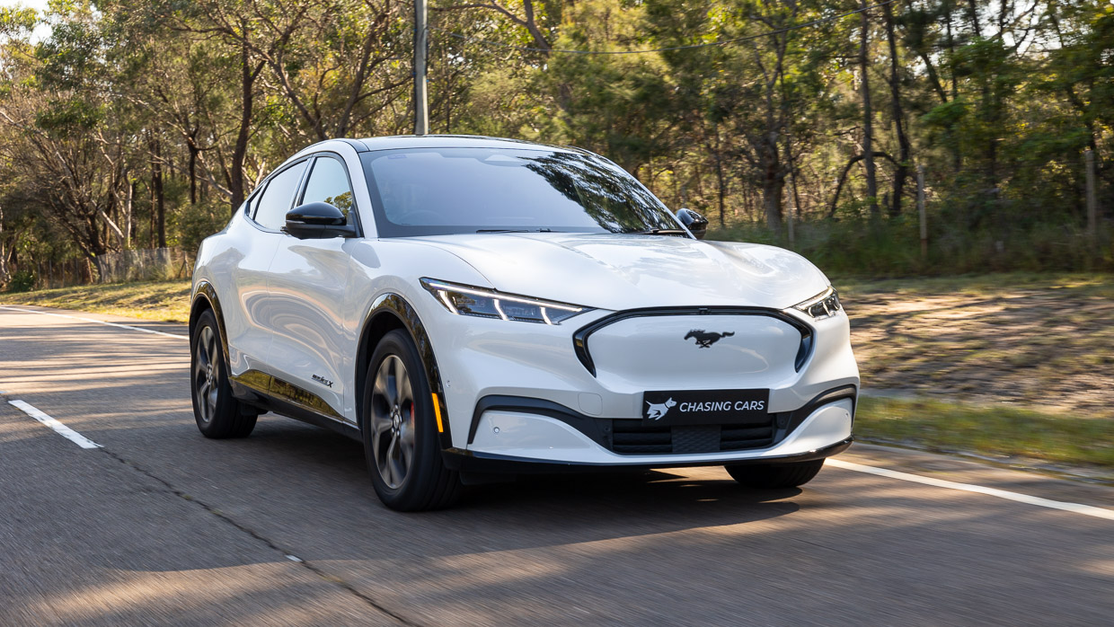 Ford Mustang Mach-E Premium 2024 car to car 2