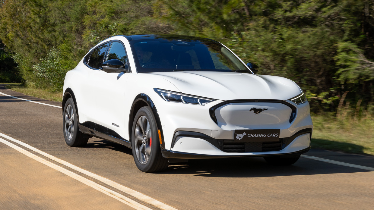 Ford Mustang Mach-E Premium 2024 car to car 8