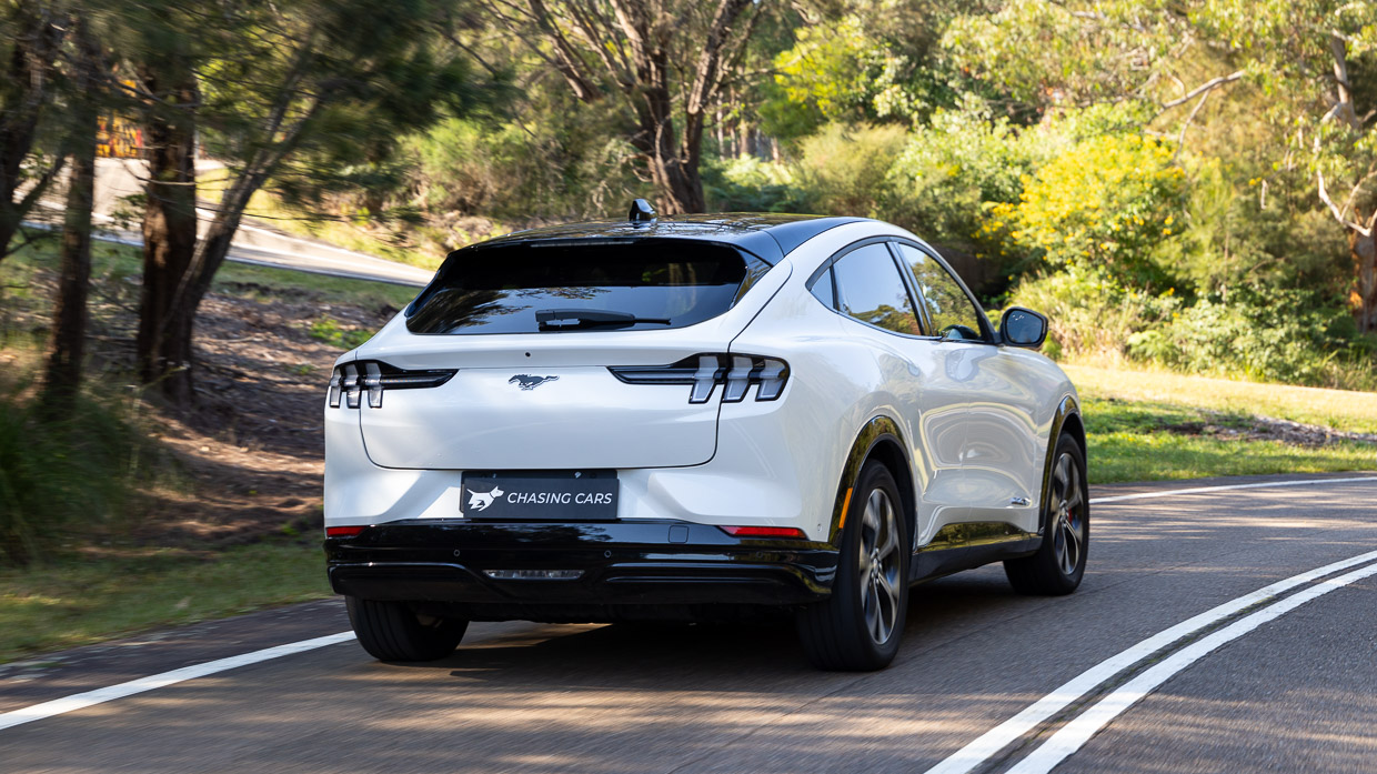 Ford Mustang Mach-E Premium 2024 car to car 11