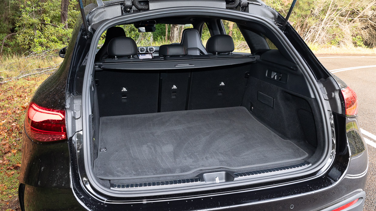 Mercedes-AMG GLC43 2024 boot