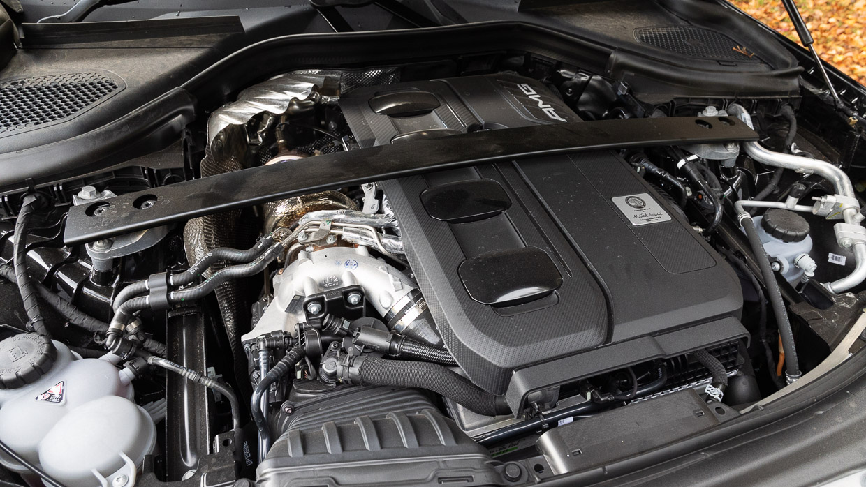 Mercedes-AMG GLC43 2024 engine