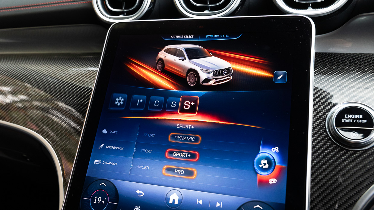 Mercedes-AMG GLC43 2024 touchscreen 3