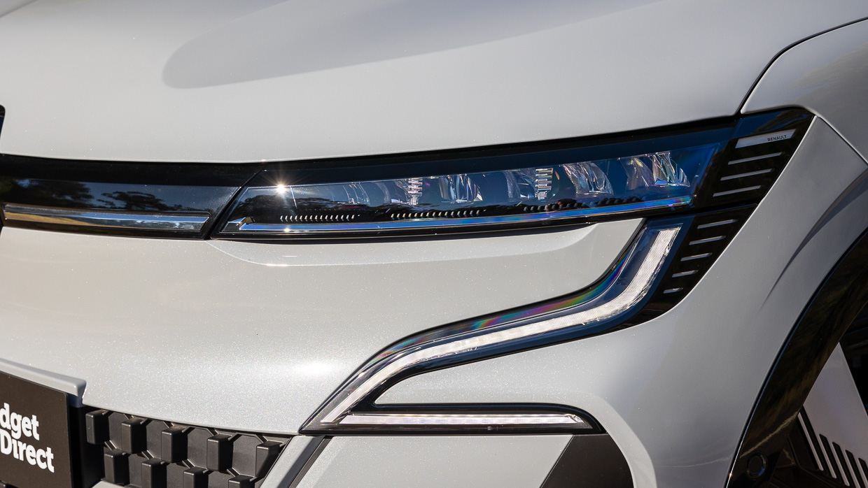Renault Megane E-Tech 2024 headlight