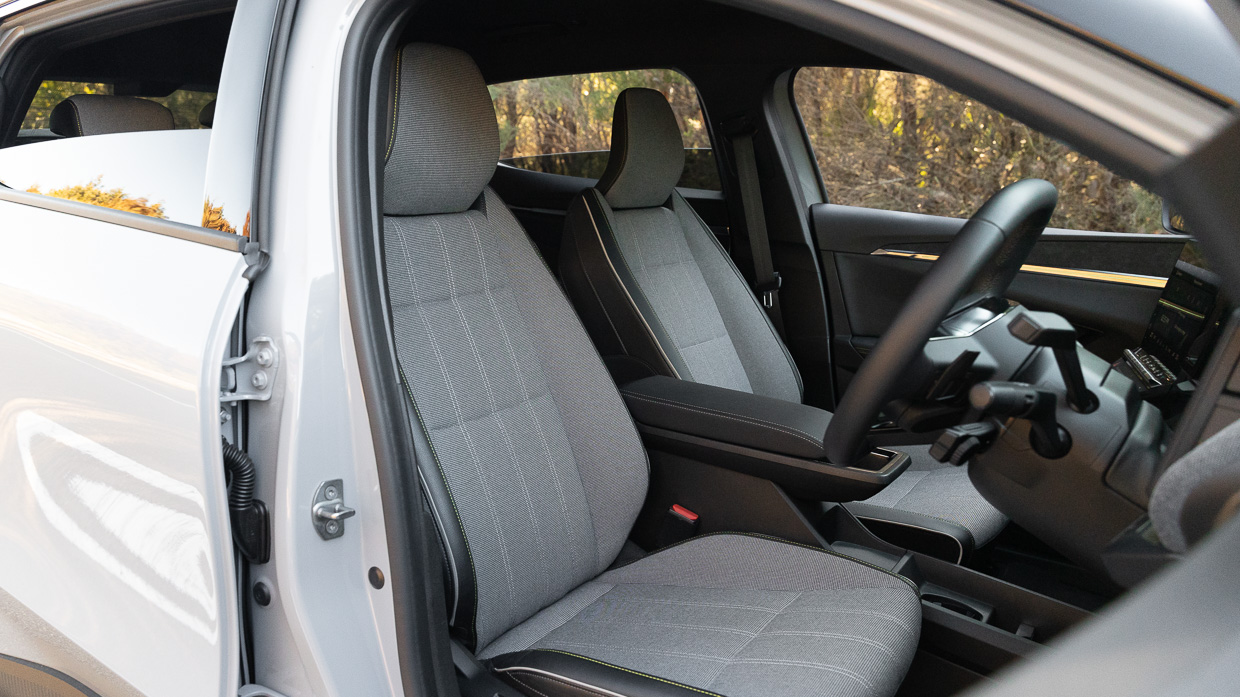 Renault Megane E-Tech 2024 interior front seats