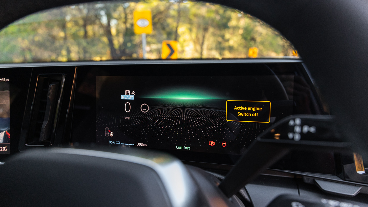 Renault Megane E-Tech 2024 interior digital dash