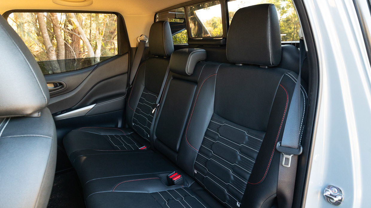 Nissan Navara Pro-4X 2024 interior back seat