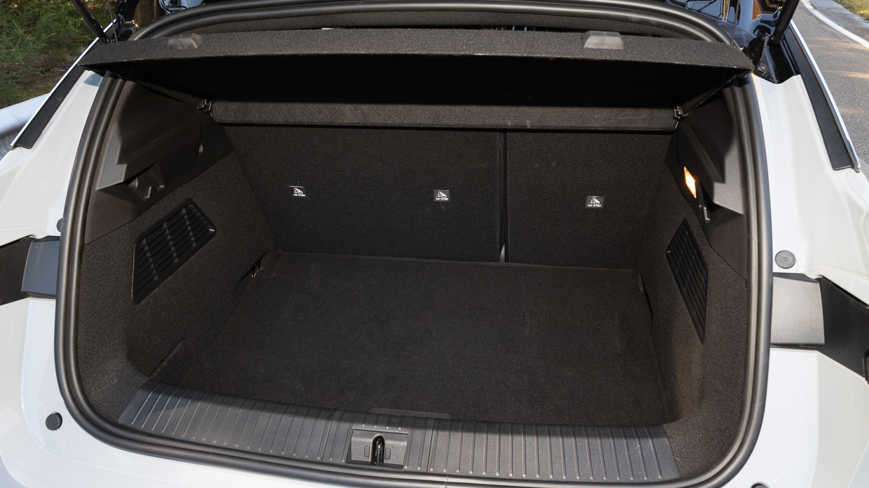 Renault Megane E-Tech 2024 interior boot