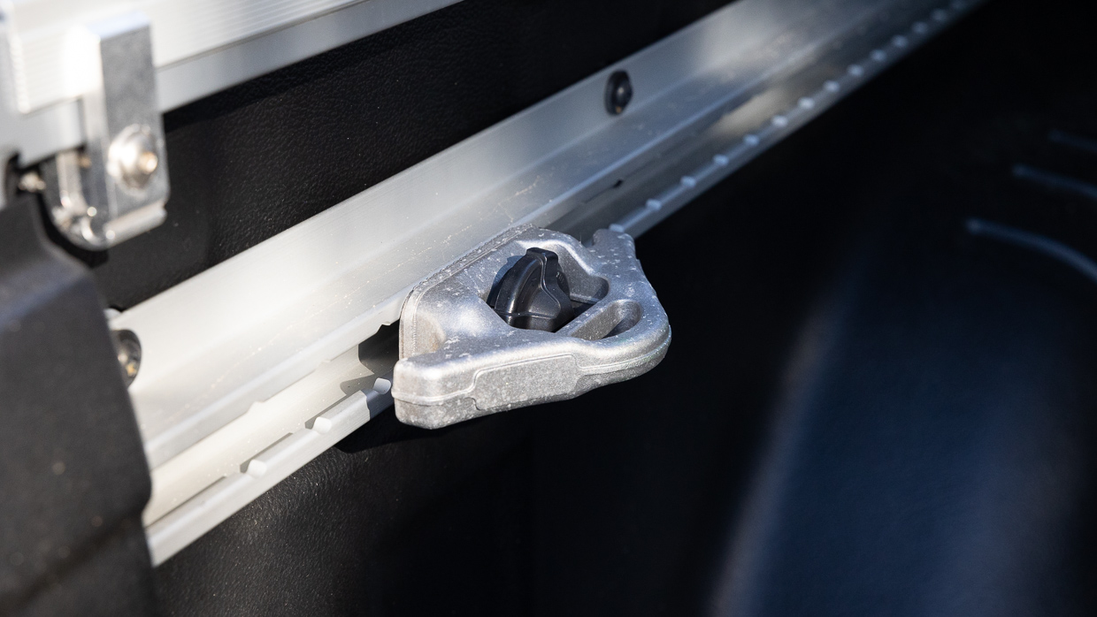 Nissan Navara Pro-4X 2024 tray detail