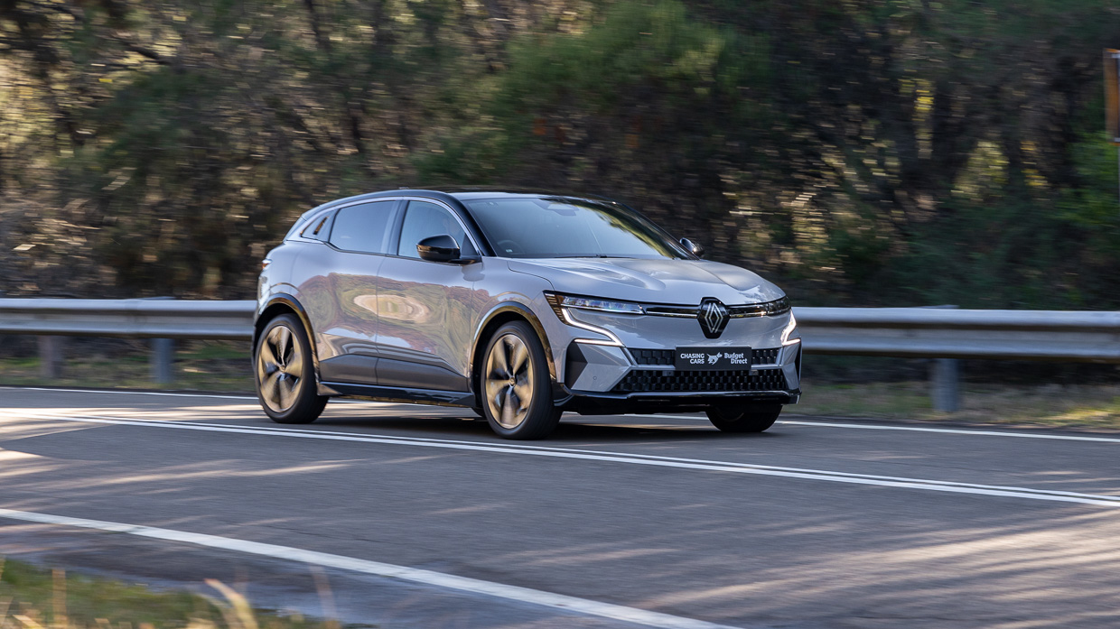 Renault Megane E-Tech 2024 driving front