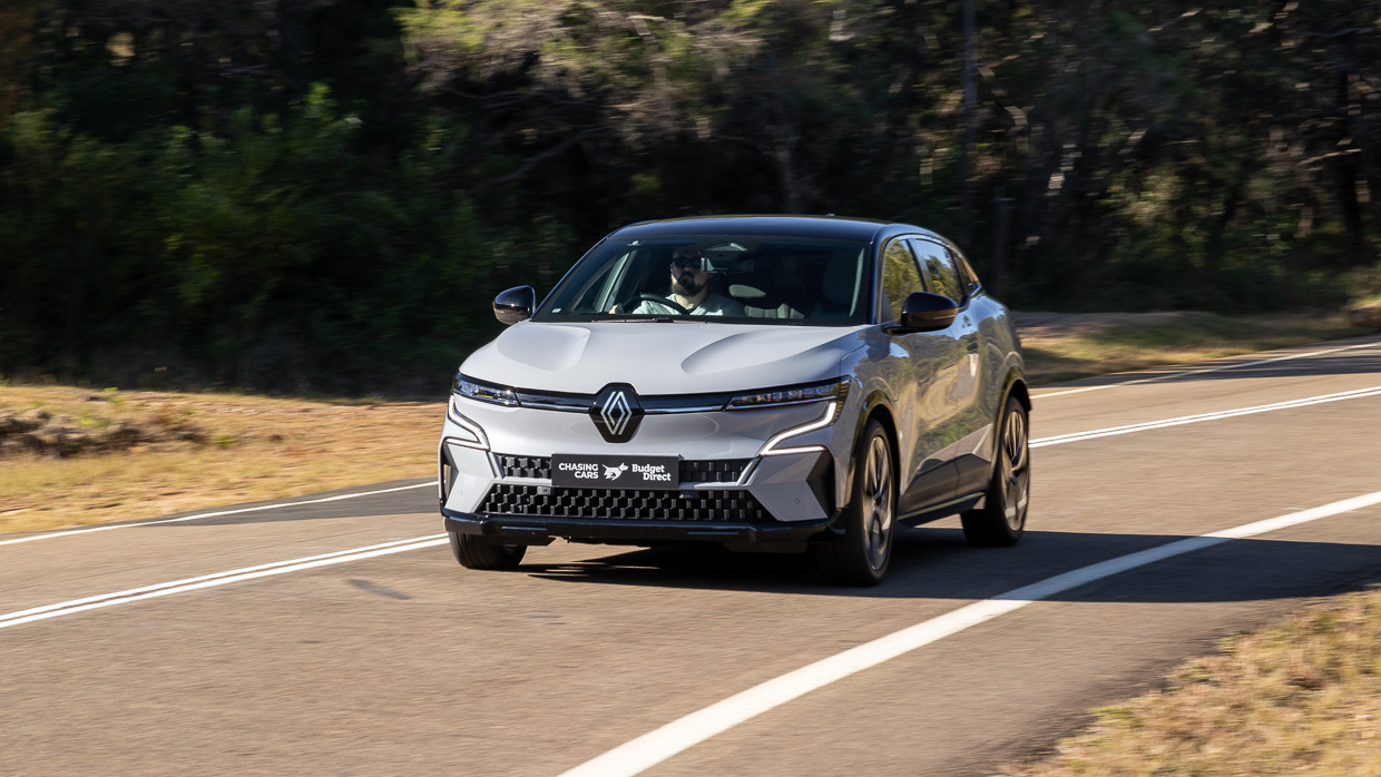 Renault Megane E-Tech 2024 driving front 3