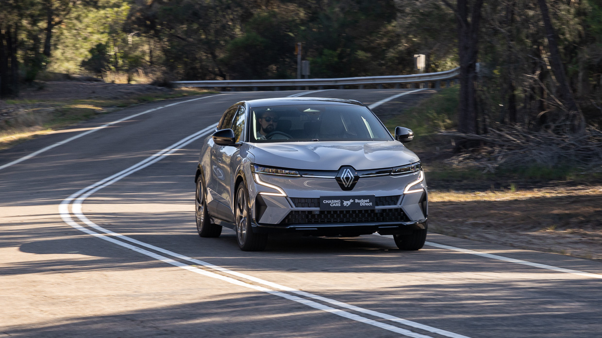 Renault Megane E-Tech 2024 driving front 4