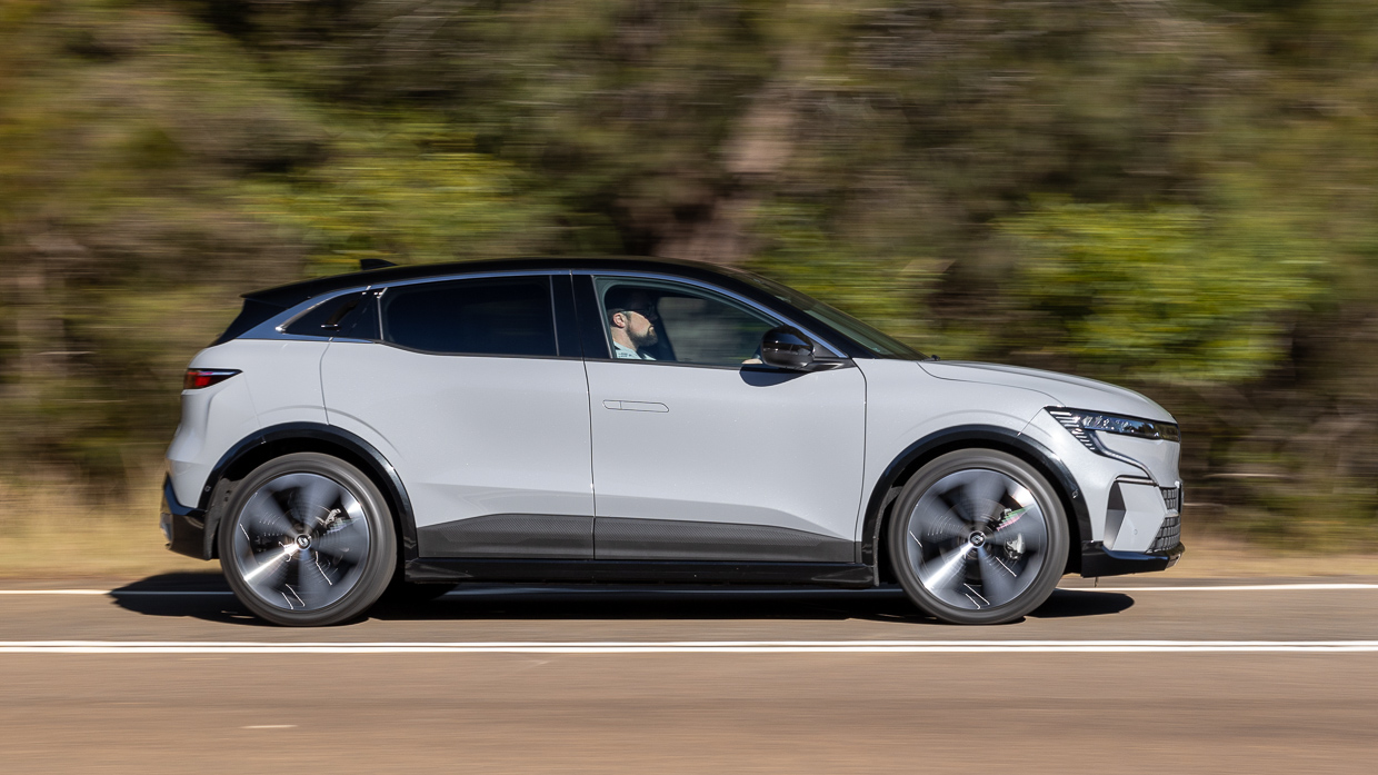 Renault Megane E-Tech 2024 driving side