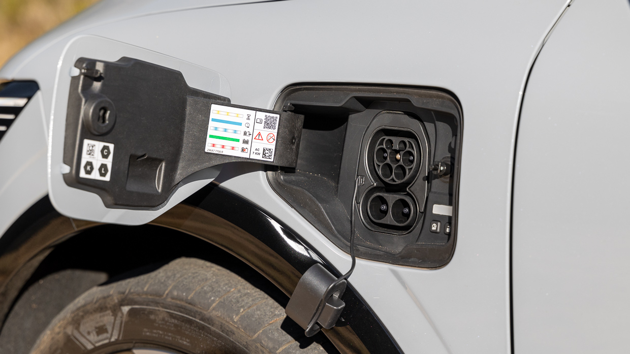 Renault Megane E-Tech 2024 charger