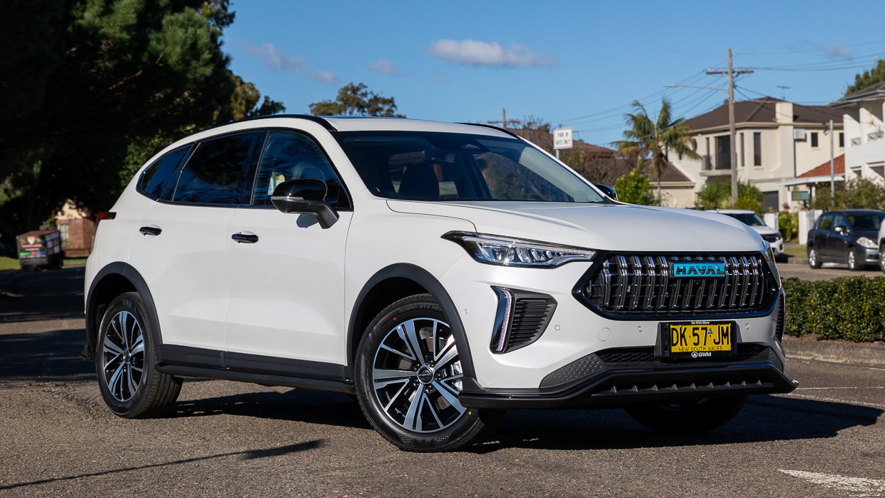 2024 Haval Jolion Hybrid front 3/4 static