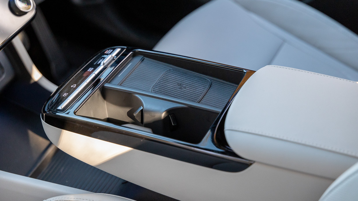 Hyundai Tucson Premium Hybrid 2024 centre console