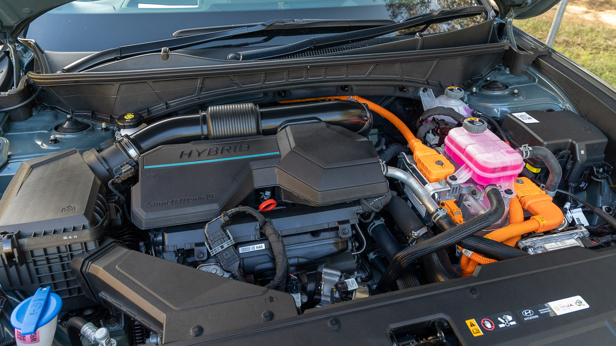 Hyundai Tucson Premium Hybrid 2024 engine