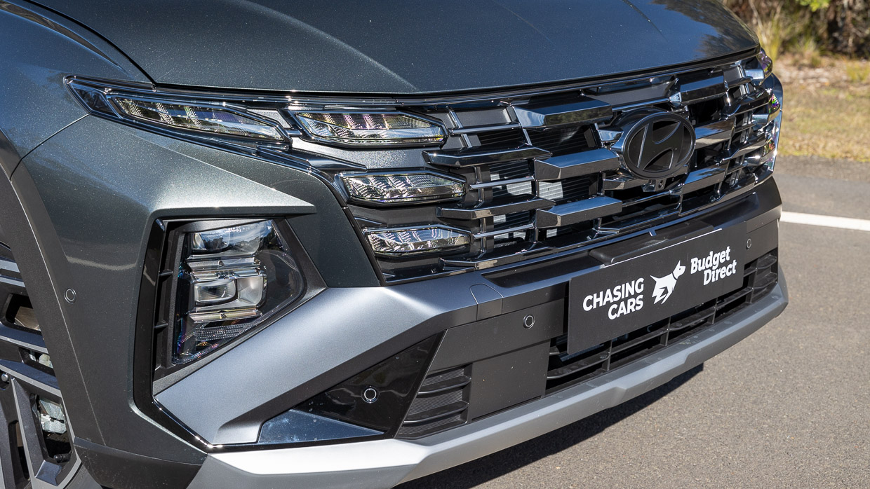 Hyundai Tucson Premium Hybrid 2024 front close